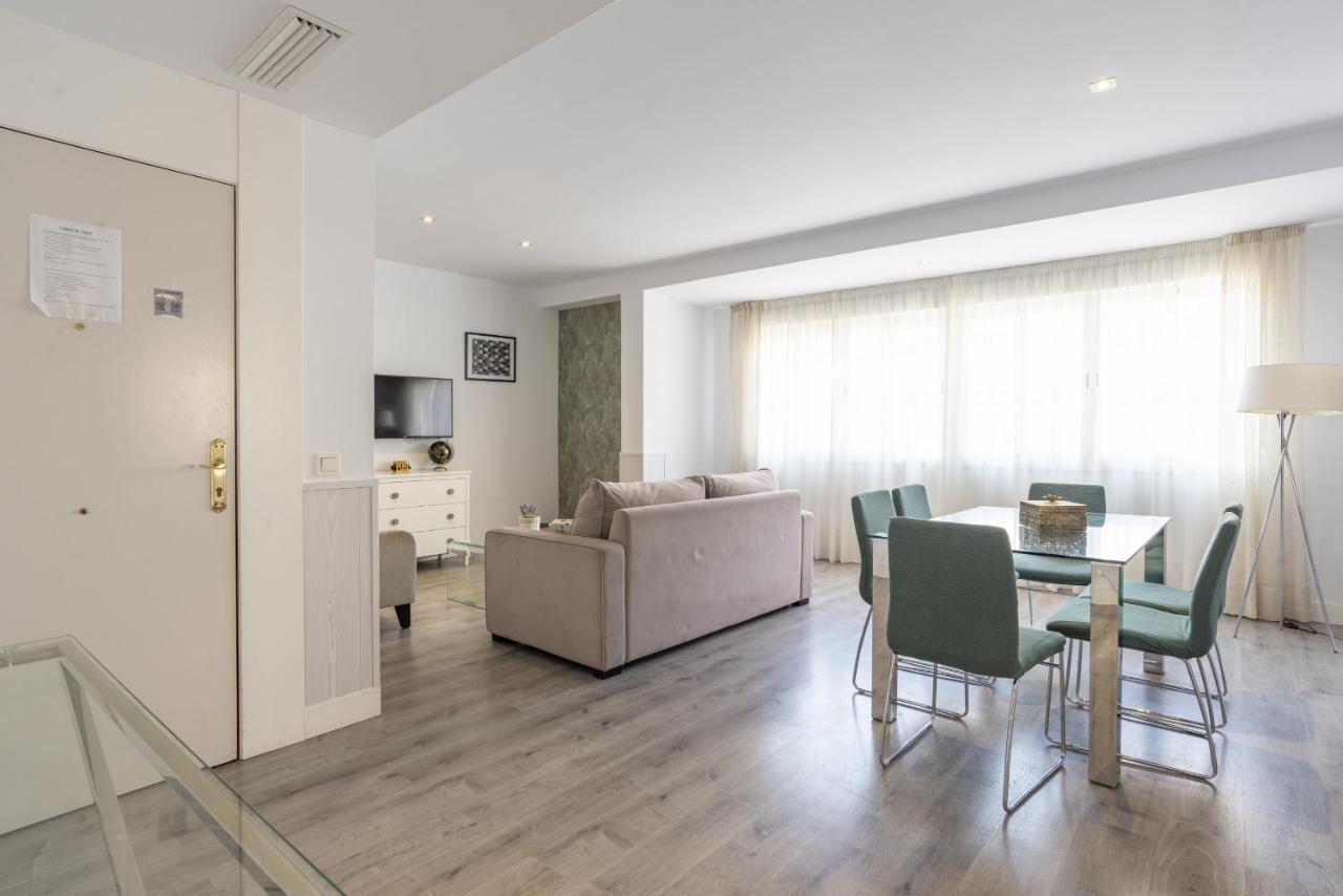 Soho Premium 4 Bedrooms Apartment Малага Экстерьер фото